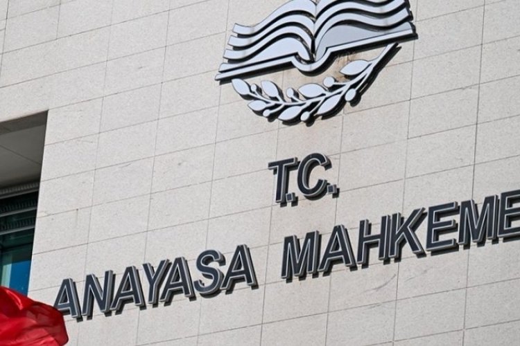 Anayasa Mahkemesi 'Biji Serok Apo'yu ifade özgürlüğü saydı! 