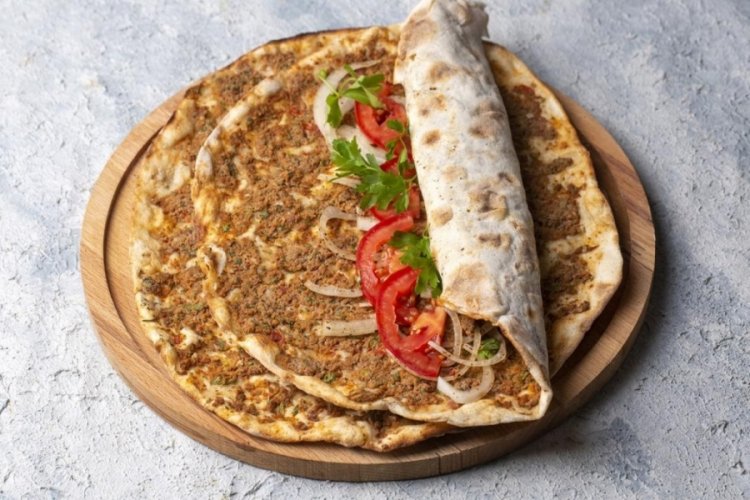 Şimdi de 'lahmacun' &ccedil;etesi &ccedil;ıktı! Esnaf isyanda: &Ccedil;ıldırmak &uuml;zereyim enayi gibi hissettim