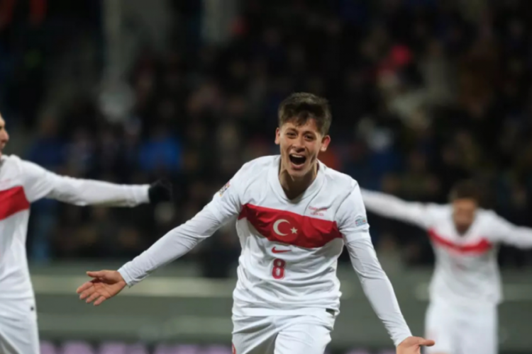Milli ma&ccedil; sonrası İspanyollardan Arda G&uuml;ler'e &ouml;vg&uuml;ler yağdı