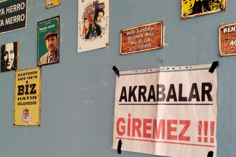 Bu d&uuml;kkana akrabalar giremez