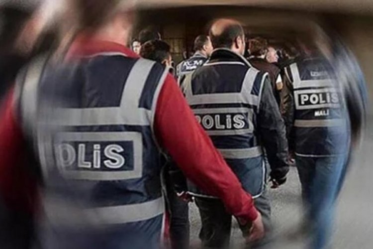 Dolandırıcılık operasyonlarında yakalanan 5 ş&uuml;pheliden 4'&uuml; tutuklandı