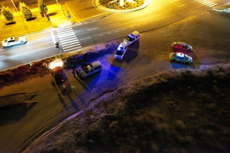 Nevşehir'de alkoll&uuml; s&uuml;r&uuml;c&uuml; hem aracı hem de arkadaşını bırakıp ka&ccedil;tı