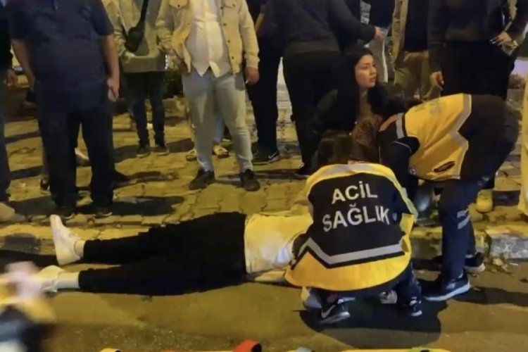 Isparta'da kırmızı ışıkta ge&ccedil;en otomobil yayaya &ccedil;arptı