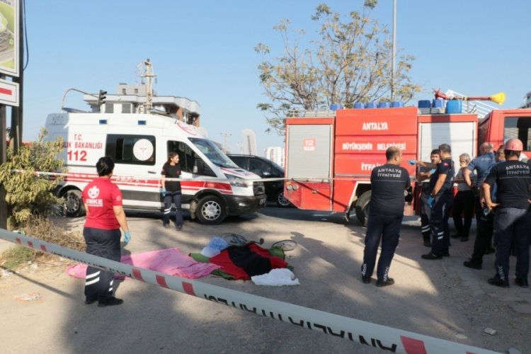 Antalya'da 8 yaşındaki &ccedil;ocuğun okul d&ouml;n&uuml;ş&uuml;nde feci &ouml;l&uuml;m&uuml;