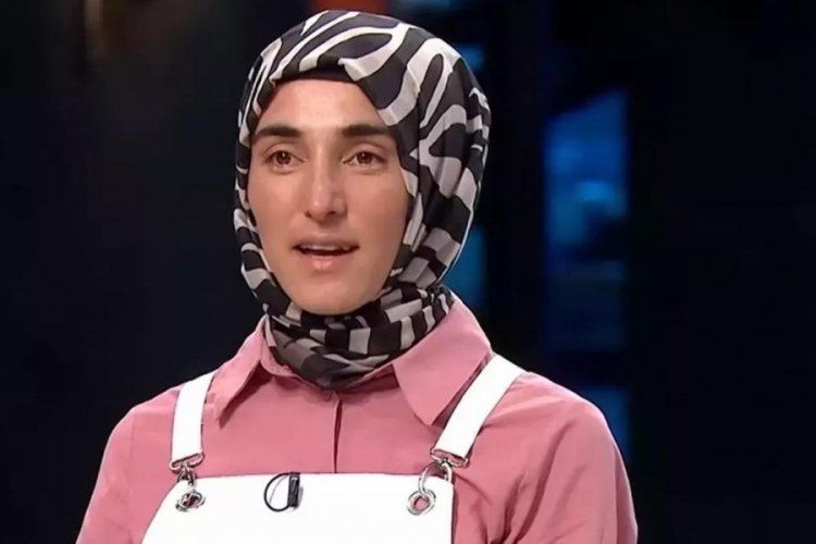 MasterChef Ayşe Ekiz şal reklamı yaptı, sosyal medya ikiye bölündü