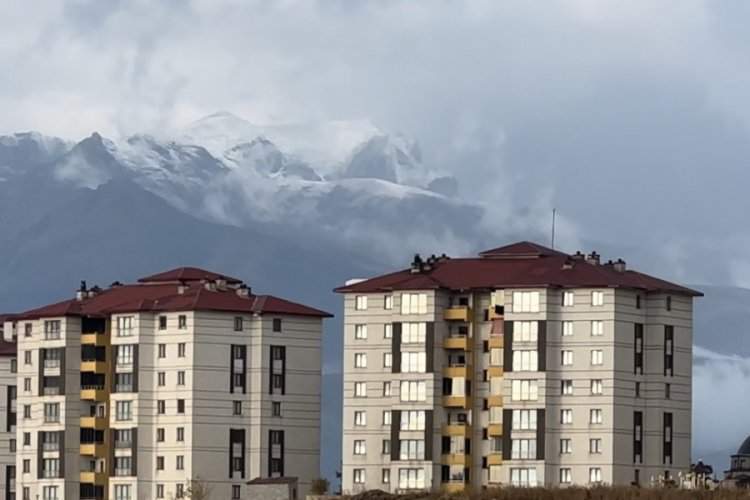 Hakkari'de 4 bin 135 rakımlı Cilo Dağı, beyaza büründü