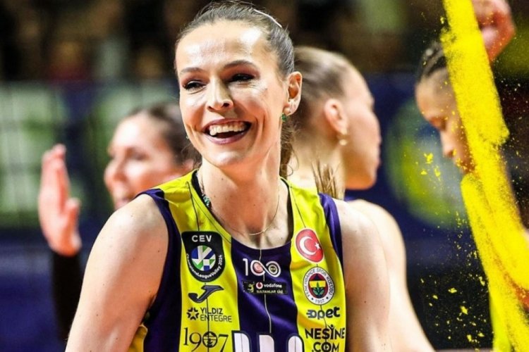 Eda Erdem voleybolu bırakacağı tarihi duyurdu 