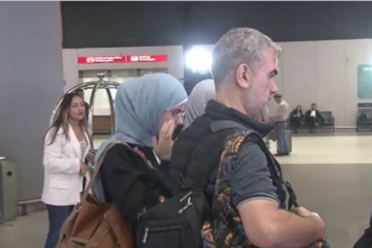 L&uuml;bnan'dan tahliye edilenler İstanbul'a getirildi