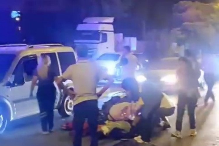 İki motosiklet &ccedil;arpıştı: 3 yaralı