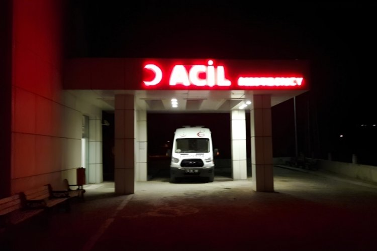 &Ccedil;ankırı'da iki otomobil &ccedil;arpıştı: 2 yaralı