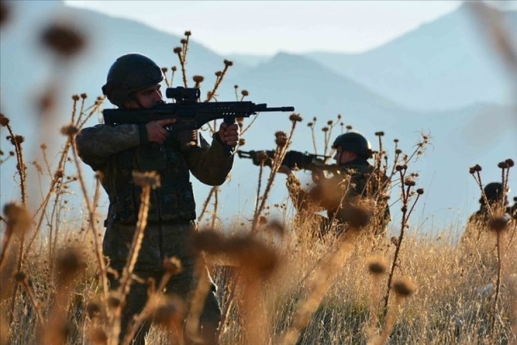 Suriye'nin kuzeyinde 3 ter&ouml;rist &ouml;ld&uuml;r&uuml;ld&uuml;