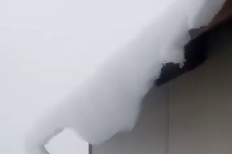D&uuml;zce'de kar kalınlığı 10 santimetreye kadar ulaştı