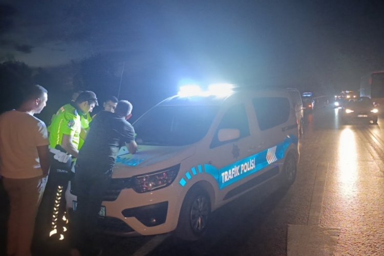 Antalya'da hafif ticari ara&ccedil; ile motosiklet &ccedil;arpıştı