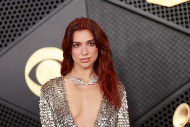 Dua Lipa saçlarını boyattı beğeni yağmuruna yakalandı: Köklerime döndüm