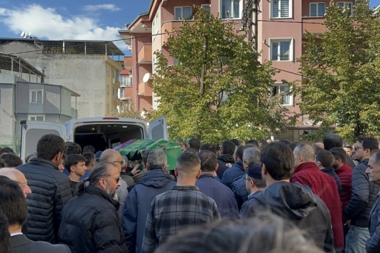 Bursa'da kazada hayatını kaybeden 16 yaşındaki genç kız toprağa verildi