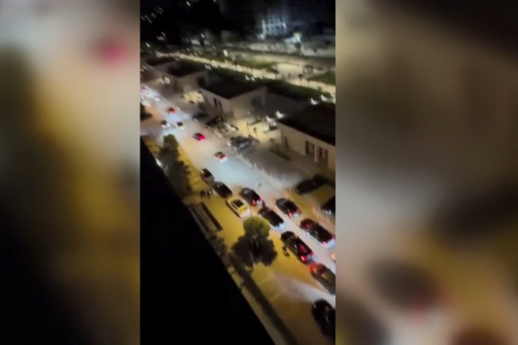 Bursa'da çakarlı ve sirenli düğün konvoyu ile yolu trafiğe kapatttılar