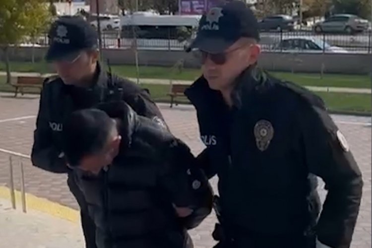 Burs ve iş vaadiyle &uuml;niversite &ouml;ğrencilerini rahatsız eden şahıs tutuklandı