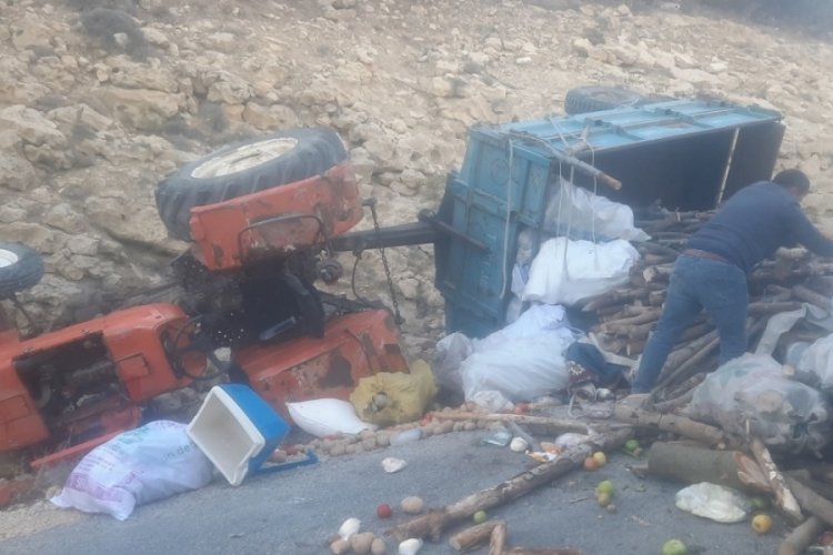 Mersin'de trakt&ouml;r devrildi: 1 &ouml;l&uuml; 1 yaralı