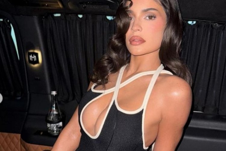 Görenler çıplak sandı: Kylie Jenner pozlarıyla gündem oldu