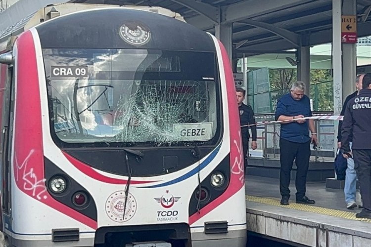 Marmaray'da kendini raylara atan bir kişi hayatını kaybetti