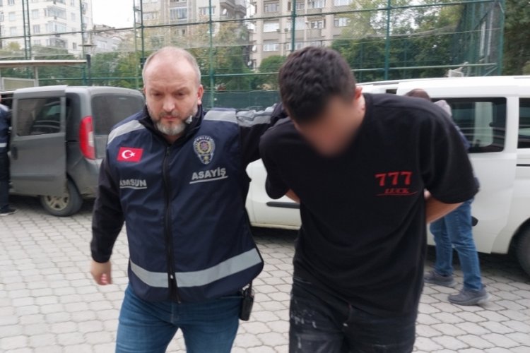 Samsun'da bar &ouml;n&uuml;nde bir kişiyi vuran şahıs tutuklandı
