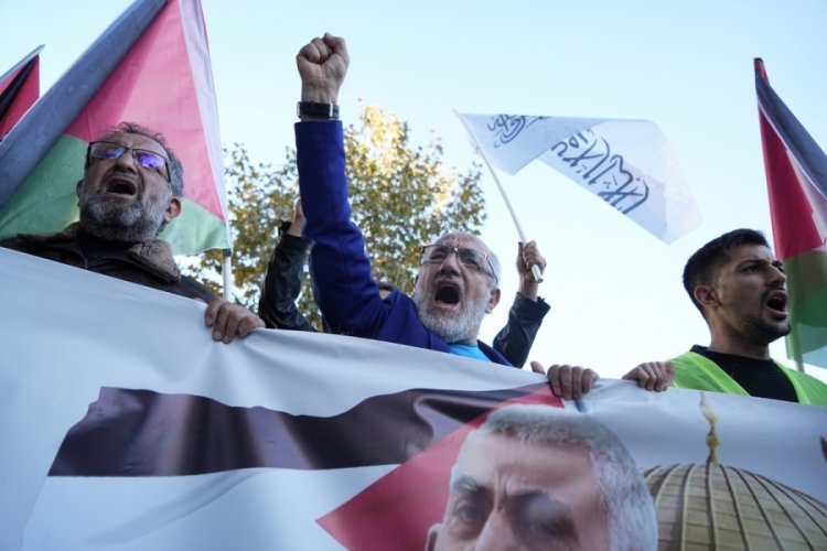 Bursa'da Yahya Sinvar için gıyabi cenaze namazı kılındı