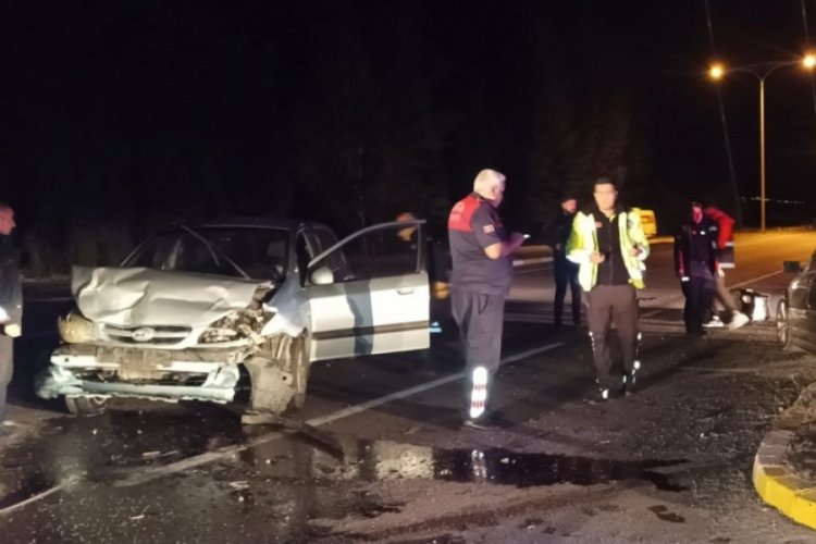 Erzincan'da trafik kazası: 2 yaralı
