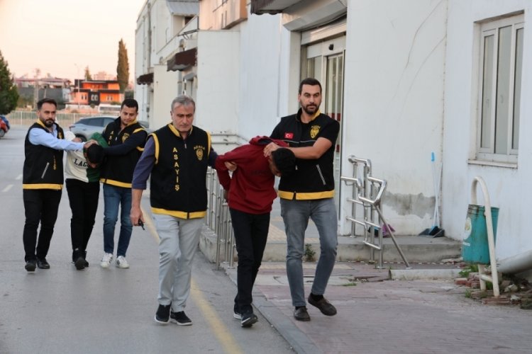 Adana'da intikam i&ccedil;in 1 yıl bekledi, ağabeyini yaralayan genci &ouml;ld&uuml;rd&uuml;