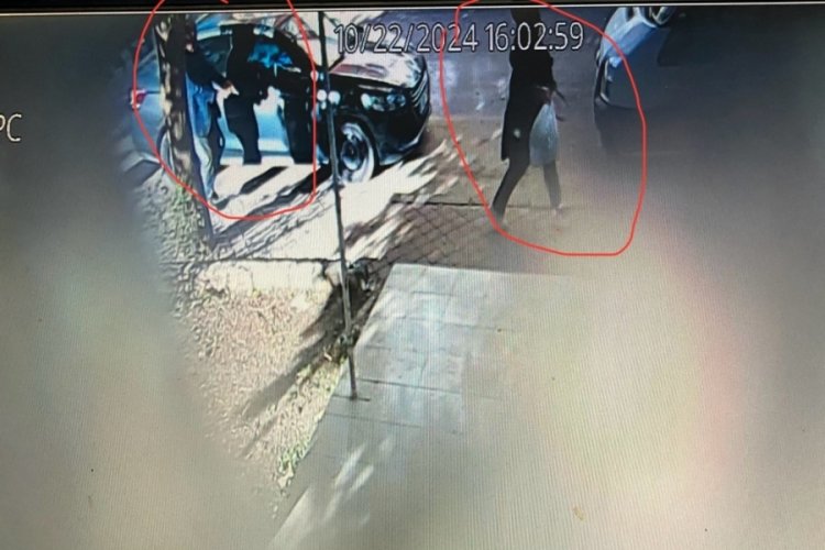 Diyarbakır'da eski eşinden ka&ccedil;an kadının &ouml;ld&uuml;r&uuml;ld&uuml;ğ&uuml; anlar g&uuml;venlik kamerasına yansıdı