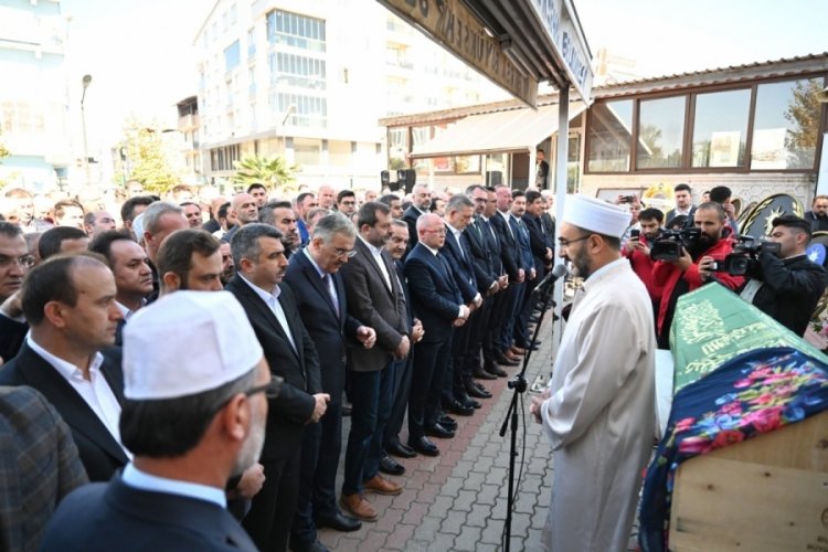 Gürsu Belediye Başkanı Işık'ın annesi son yolculuğuna uğurlandı