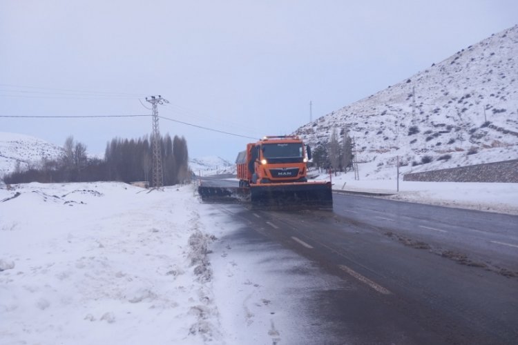 Bayburt'ta  yoğun kar mesaisi!