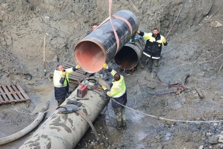 Bilecik'te 77 saattir s&uuml;ren su kesintisine vatandaş sessiz kalamadı