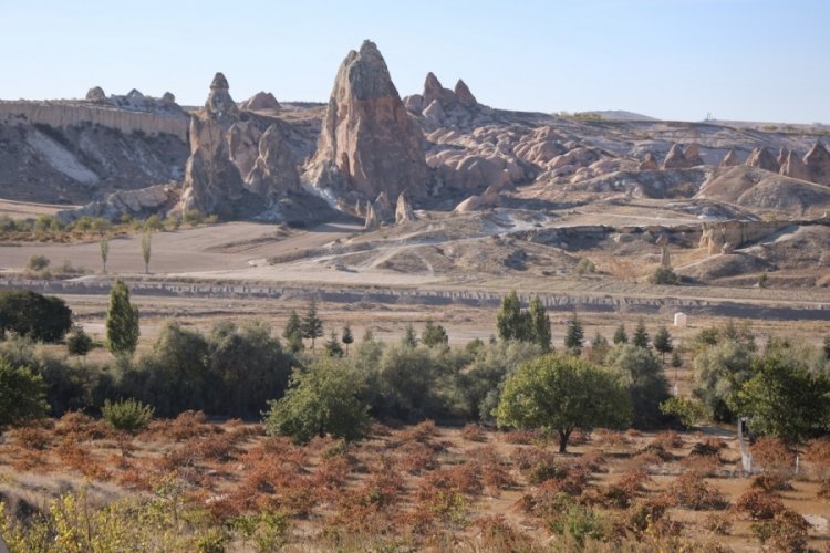 Nevşehir'de sonbahar g&uuml;zelliği pastel renkleriyle b&uuml;y&uuml;ledi