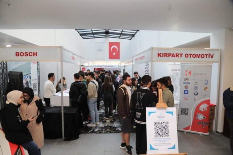 BTÜ Kariyer Fuarı 4 bin öğrenciyi ağırladı