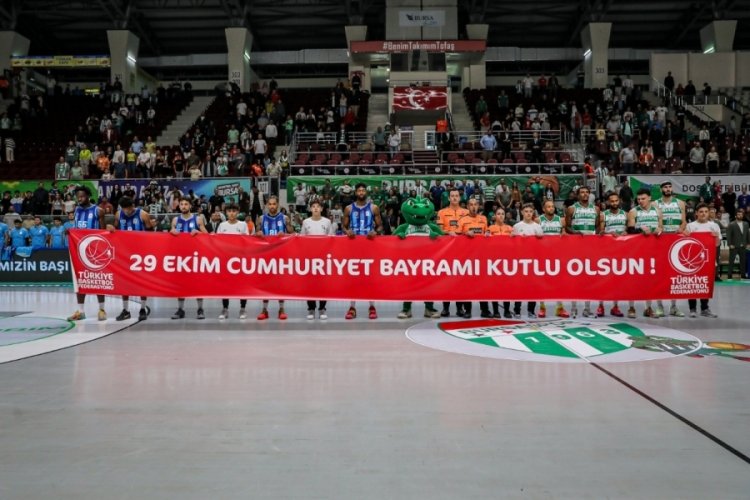 Bursaspor Basketbol, Türk Telekom'u 4 sayı farkla yendi