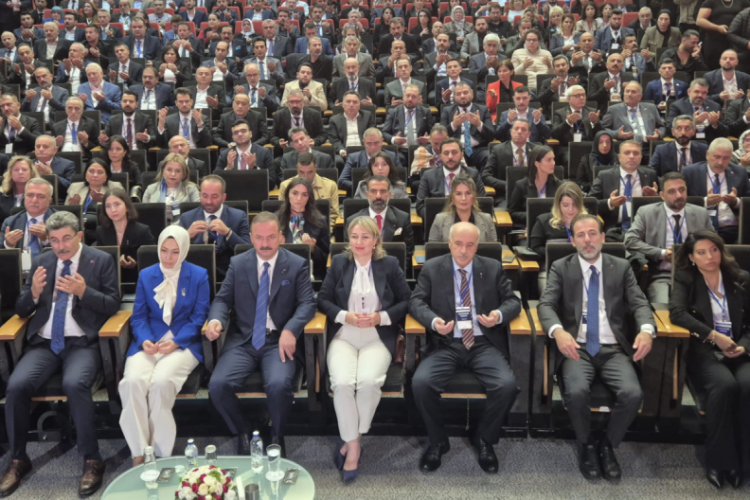 Yavuz Ağıralioğlu'nun kurduğu Anahtar Parti siyasi yolculuğuna başladı