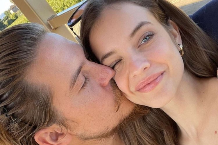 Barbara Palvin dudak dudağa poz verdi