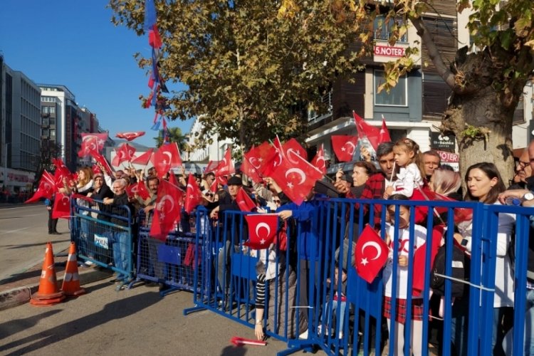 Bursa'da Cumhuriyet'in 101. yılına yakışır kutlama&nbsp;