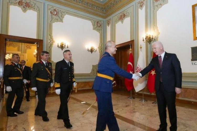 İstanbul Valisi Davut G&uuml;l, Cumhuriyet Bayramı tebriklerini kabul etti