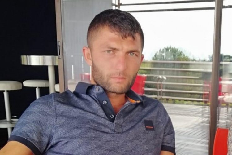 Silahlı saldırıda hayatını kaybeden muhtarın oğlu da 2 yıl sonra bı&ccedil;aklı kavgada hayatını kaybetti