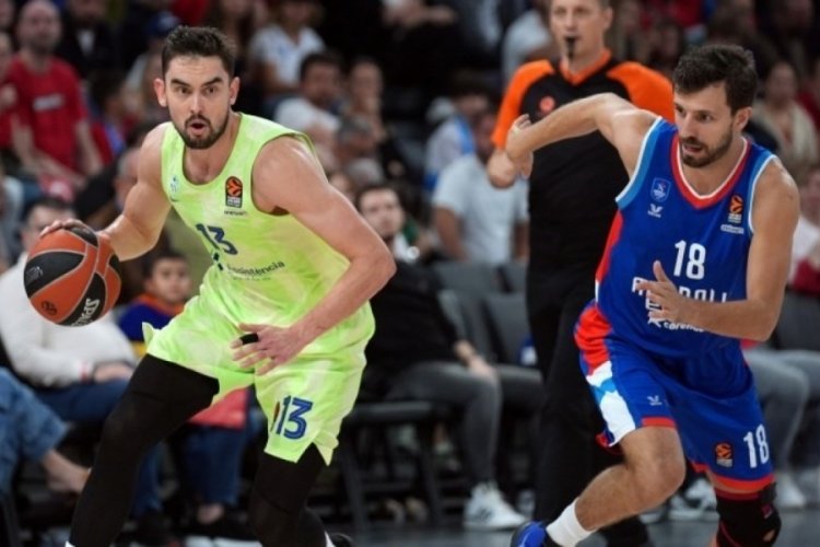 Anadolu Efes, Barcelona'ya diş geçiremedi