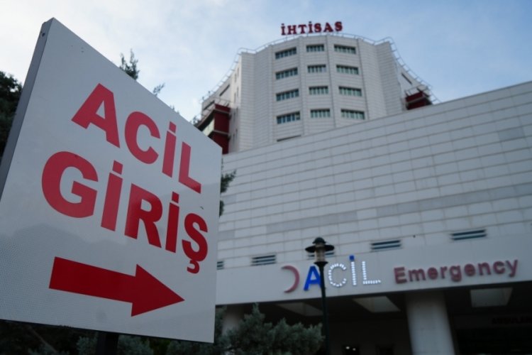 Tartıştığı babasını bı&ccedil;akla yaraladı