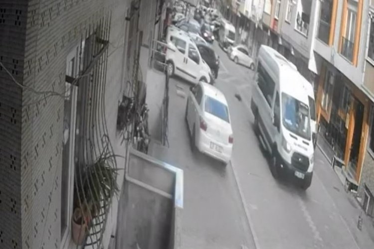&Ccedil;arptığı k&uuml;&ccedil;&uuml;k &ccedil;ocuğun &uuml;zerinden ge&ccedil;en s&uuml;r&uuml;c&uuml; yoluna devam etti