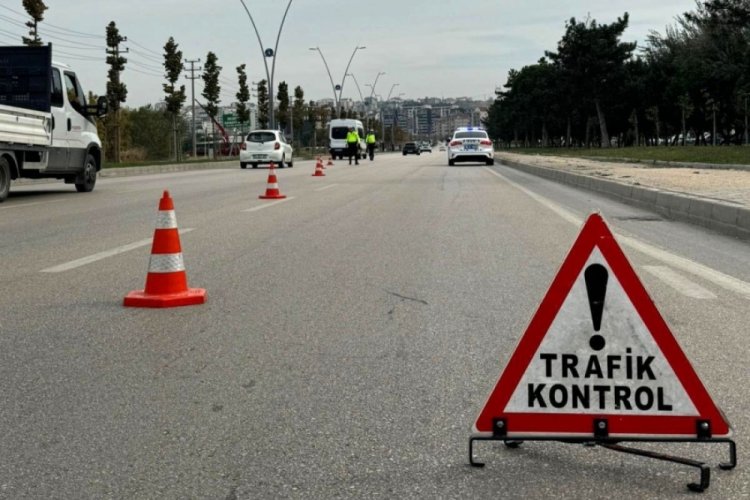 Bursa Emniyet Müdürlüğü 1 haftalık bilançoyu açıkladı: 9 bin 341 araç sürücüsüne idari ceza kesildi 