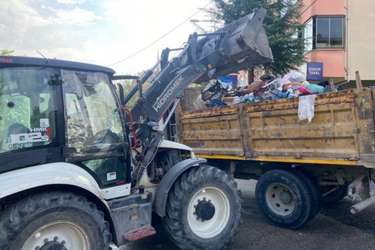 Evi &ccedil;&ouml;pten temizlenen ev sahibinin "100 kamyon mal getireceğim" s&ouml;ylemi pes dedirtti