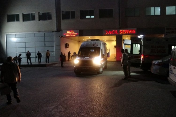 Telefonla g&ouml;r&uuml;ş&uuml;rken vuruldu