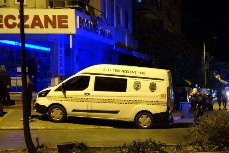 Antalya'da motosikletteki 2 kişiye silahlı saldırı