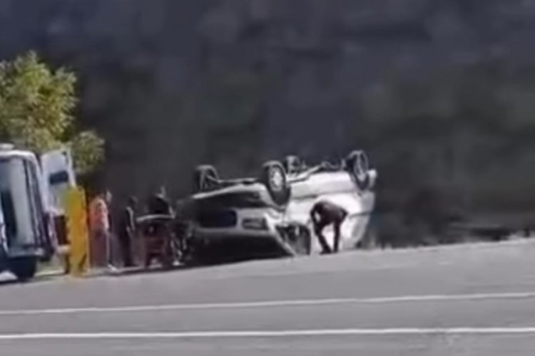 Van'da minib&uuml;s takla attı: 3 yaralı
