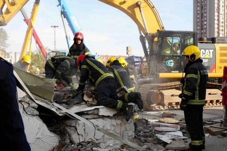 Sırbistan'da tren istasyonunun çatısı çöktü: 14 ölü 