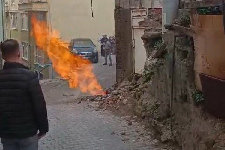 Doğalgaz borusu bomba gibi patladı!